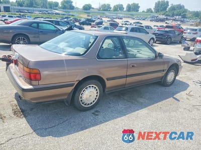Trzecie zdjęcie samochodu z tyłu: 1991 HONDA ACCORD EX VIN:1HGCB7163MA044207 - miniatura