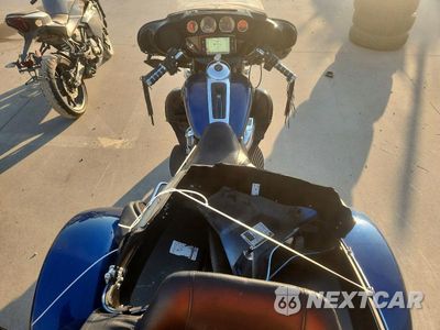 Zdjęcie 6 z 9 samochodu: 2018 HARLEY-DAVIDSON FLHTCUTG 115TH ANNIVERSARY TRI GLIDE ULTRA VIN:1HD1MDD12JB853720 - miniatura