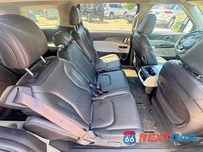 Zdjęcie 6 z 10 samochodu: 2022 KIA CARNIVAL LX VIN:KNDNB4H32N6124491 - miniatura