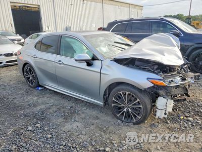 Czwarte zdjęcie samochodu z boku: 2018 TOYOTA CAMRY SE VIN:4T1B11HK2JU536102 - miniatura