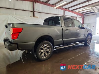 Trzecie zdjęcie samochodu z tyłu: 2017 NISSAN TITAN XD SL VIN:1N6BA1F43HN552304 - miniatura