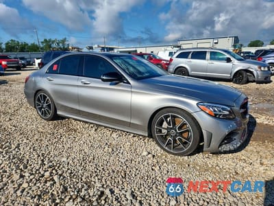 Czwarte zdjęcie samochodu z boku: 2019 MERCEDES-BENZ C 300 VIN:55SWF8DBXKU289457 - miniatura