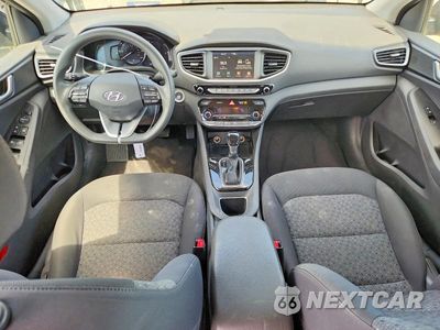 Zdjęcie 8 z 13 samochodu: 2019 HYUNDAI IONIQ BLUE VIN:KMHC65LC0KU120497 - miniatura