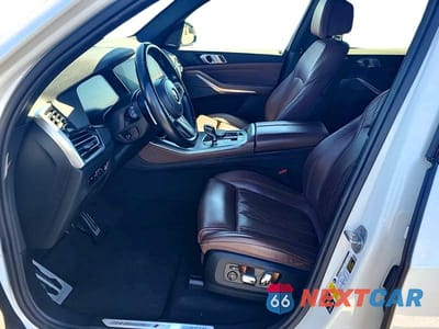 Piąte zdjęcie samochodu w środku: 2019 BMW X5 XDRIVE40I VIN:5UXCR6C57KLL23121 - miniatura