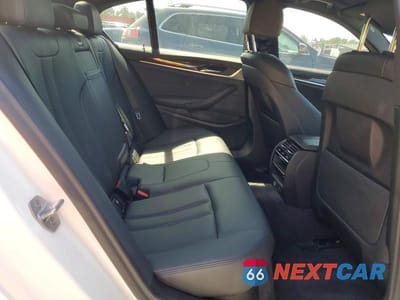 Zdjęcie 10 z 12 samochodu: 2019 BMW 530E VIN:WBAJA9C58KB399127 - miniatura