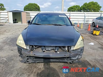Piąte zdjęcie samochodu w środku: 2006 HONDA ACCORD LX VIN:3HGCM56496G703367 - miniatura