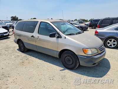 Czwarte zdjęcie samochodu z boku: 2001 TOYOTA SIENNA CE VIN:4T3ZF19C71U376698 - miniatura
