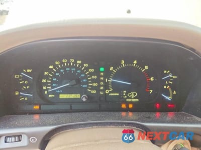 Zdjęcie 9 z 13 samochodu: 2000 LEXUS LX 470 VIN:JT6HT00W8Y0098566 - miniatura