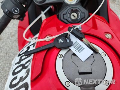 Zdjęcie 8 z 9 samochodu: 2024 HONDA CBR650 R VIN:MLHRH155XR5000109 - miniatura