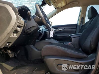 Zdjęcie 7 z 12 samochodu: 2019 NISSAN ROGUE SV VIN:5N1AT2MV6KC700454 - miniatura