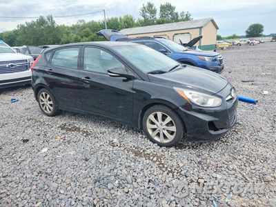 Czwarte zdjęcie samochodu z boku: 2013 HYUNDAI ACCENT SE VIN:KMHCU5AE9DU060801 - miniatura