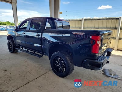 Drugie zdjęcie samochodu z przodu: 2022 CHEVROLET SILVERADO K1500 LT TRAIL BOSS VIN:3GCUDFET4NG567102 - miniatura