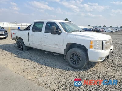 Czwarte zdjęcie samochodu z boku: 2009 CHEVROLET SILVERADO K1500 VIN:3GCEK13359G143711 - miniatura