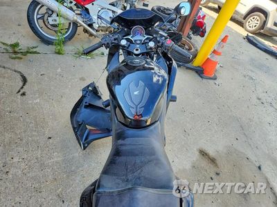 Zdjęcie 6 z 9 samochodu: 2011 HONDA CBR250 R VIN:MLHMC4116B5000367 - miniatura