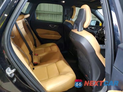 Zdjęcie 10 z 12 samochodu: 2019 VOLVO XC60 T5 MOMENTUM VIN:LYV102DK4KB184392 - miniatura