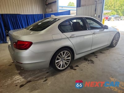 Trzecie zdjęcie samochodu z tyłu: 2011 BMW 5 SERIES XI VIN:WBAFU9C55BC785351 - miniatura