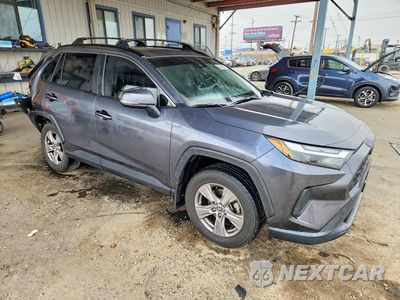 Czwarte zdjęcie samochodu z boku: 2023 TOYOTA RAV4 XLE VIN:JTMW1RFV5PD103772 - miniatura