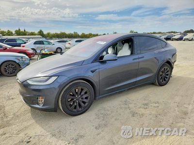 2017 TESLA MODEL X 5YJXCBE25HF060462 - główne zdjęcie licytacji z USA - miniatura