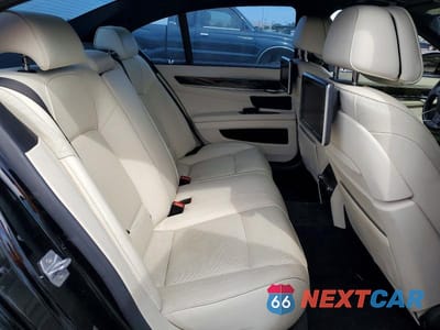 Zdjęcie 10 z 12 samochodu: 2015 BMW 740 I VIN:WBAYA6C51FD827028 - miniatura