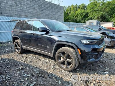 Czwarte zdjęcie samochodu z boku: 2024 JEEP GRAND CHEROKEE LAREDO VIN:1C4RJHAG6RC224268 - miniatura
