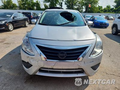 Piąte zdjęcie samochodu w środku: 2019 NISSAN VERSA S VIN:3N1CN7AP5KL817069 - miniatura