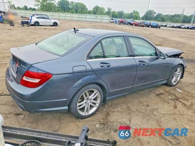 Trzecie zdjęcie samochodu z tyłu: 2014 MERCEDES-BENZ C 300 4MATIC VIN:WDDGF8AB4EA892983 - miniatura