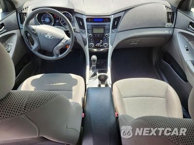 Zdjęcie 8 z 12 samochodu: 2012 HYUNDAI SONATA GLS VIN:5NPEB4AC5CH372411 - miniatura