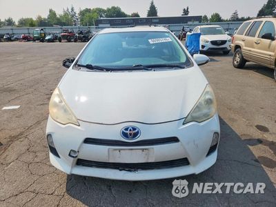 Piąte zdjęcie samochodu w środku: 2012 TOYOTA PRIUS C THREE VIN:JTDKDTB33C1019050 - miniatura