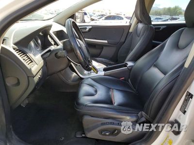 Zdjęcie 7 z 13 samochodu: 2011 VOLVO XC60 3.2 VIN:YV4940DLXB2186621 - miniatura