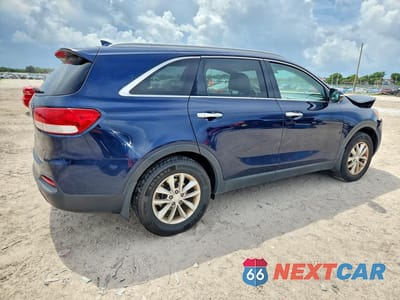 Trzecie zdjęcie samochodu z tyłu: 2017 KIA SORENTO LX VIN:5XYPG4A33HG280075 - miniatura