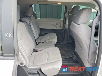 Zdjęcie 11 z 13 samochodu: 2022 TOYOTA SIENNA LE VIN:5TDKRKEC6NS100721 - miniatura