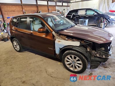 Czwarte zdjęcie samochodu z boku: 2017 BMW X3 XDRIVE28I VIN:5UXWX9C32H0T22052 - miniatura
