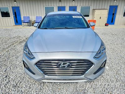 Piąte zdjęcie samochodu w środku: 2018 HYUNDAI SONATA SE VIN:5NPE24AF8JH725294 - miniatura