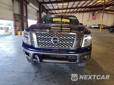 Piąte zdjęcie samochodu w środku: 2017 NISSAN TITAN PLATINUM RESERVE VIN:1N6AA1E52HN570329 - miniatura