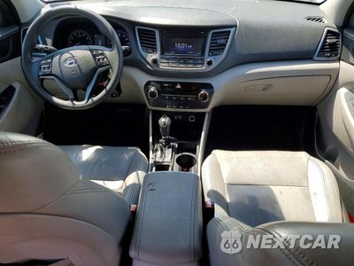 Zdjęcie 8 z 12 samochodu: 2017 HYUNDAI TUCSON SE VIN:KM8J33A47HU271216 - miniatura