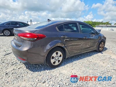 Trzecie zdjęcie samochodu z tyłu: 2017 KIA FORTE LX VIN:3KPFK4A74HE111810 - miniatura