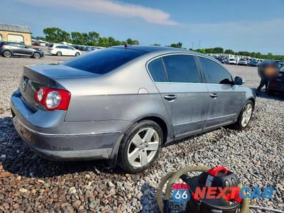 Trzecie zdjęcie samochodu z tyłu: 2007 VOLKSWAGEN PASSAT 2.0T VIN:WVWAK73C57P157702 - miniatura