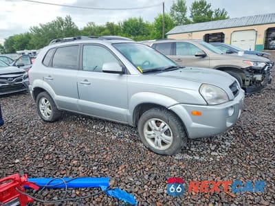 Czwarte zdjęcie samochodu z boku: 2007 HYUNDAI TUCSON VIN:KM8JN72D57U607010 - miniatura