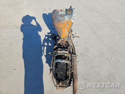 Zdjęcie 6 z 8 samochodu: 2009 KAWASAKI VN900 C VIN:JKAVN2C159A030264 - miniatura