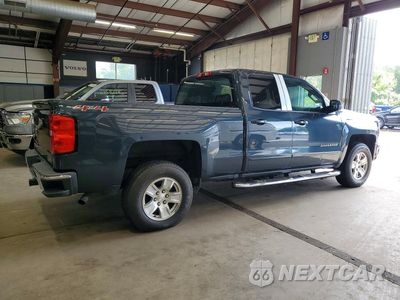 Trzecie zdjęcie samochodu z tyłu: 2017 CHEVROLET SILVERADO K1500 LT VIN:1GCVKREH3HZ399786 - miniatura