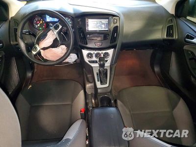 Zdjęcie 8 z 12 samochodu: 2014 FORD FOCUS SE VIN:1FADP3F29EL106630 - miniatura