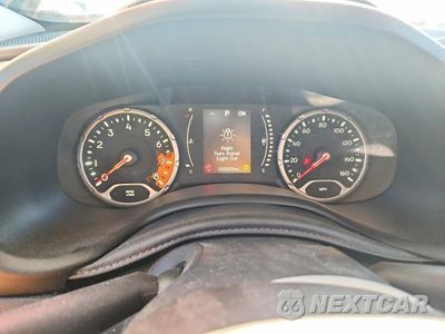 Zdjęcie 9 z 12 samochodu: 2017 JEEP RENEGADE LATITUDE VIN:ZACCJBBB8HPE58198 - miniatura