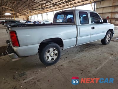 Trzecie zdjęcie samochodu z tyłu: 2002 CHEVROLET SILVERADO K1500 VIN:1GCEK19V32E267370 - miniatura