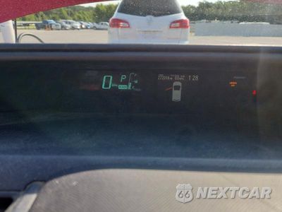 Zdjęcie 9 z 13 samochodu: 2013 TOYOTA PRIUS C TWO VIN:JTDKDTB38D1551329 - miniatura