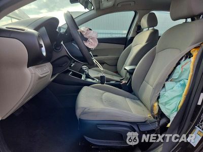 Zdjęcie 7 z 12 samochodu: 2019 KIA FORTE LXS VIN:3KPF24AD5KE106015 - miniatura