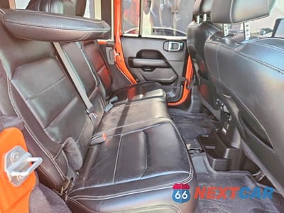 Zdjęcie 10 z 12 samochodu: 2019 JEEP WRANGLER UNLIMITED SAHARA VIN:1C4HJXEG6KW575511 - miniatura