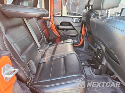 Zdjęcie 10 z 12 samochodu: 2019 JEEP WRANGLER UNLIMITED SAHARA VIN:1C4HJXEG6KW575511 - miniatura