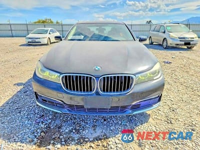 Piąte zdjęcie samochodu w środku: 2016 BMW 740 I VIN:WBA7E2C50GG546685 - miniatura