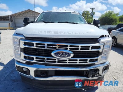 Piąte zdjęcie samochodu w środku: 2023 FORD F350 SUPER DUTY VIN:1FT8W3DT3PEC69078 - miniatura