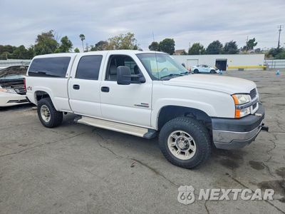 Czwarte zdjęcie samochodu z boku: 2004 CHEVROLET SILVERADO K2500 HEAVY DUTY VIN:1GCHK23224F212519 - miniatura